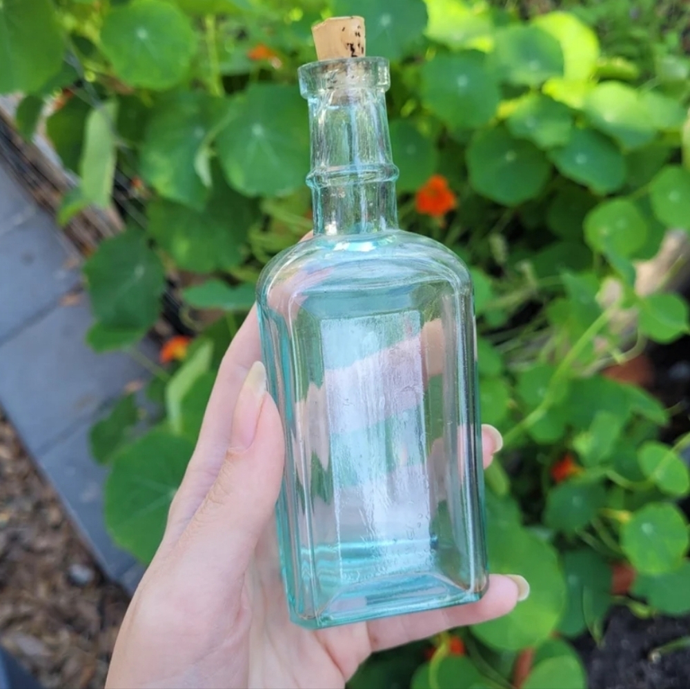 Bottle1800s-1900s Dr. Jaynes Expectorant Bottle